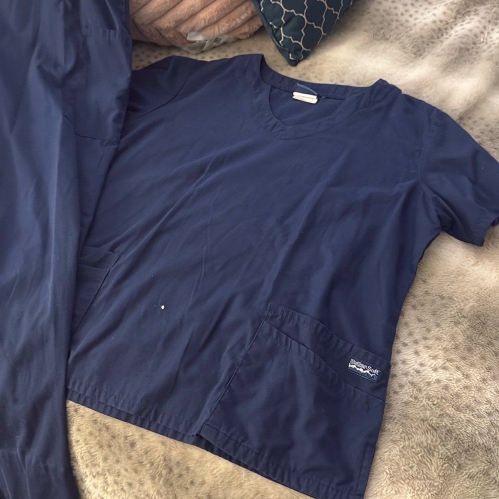 Buttersoft. Scrub top